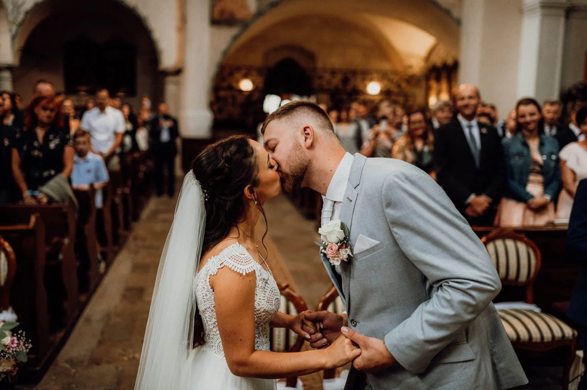 Svatba Fikarovi - přirozená fotografie novomanželů
